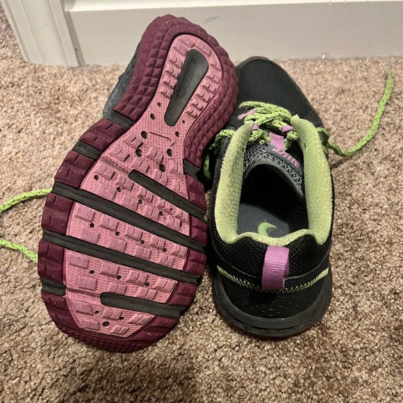 Nike Trail Running Shoes - Picture 3 of 3